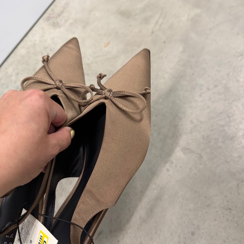 A New Day Camille Taupe Satin‎ Pointed Toe Slingback Bow Flats Shoes Womens 8 - Picture 4 of 6